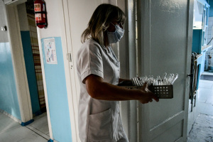 МОЗ хоче взяти медсестер, які працюють у школах, під своє «крило»