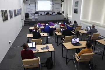 ウクルインフォルム通信とドイツ通信、共同で偽情報検証講座を開催