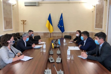 Ткаченко обговорив з послом Казахстану співпрацю у сфері культури та туризму