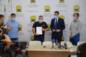 Заступник глави МКІП передав телеканалу Донеччини документальні фільми про історію України
