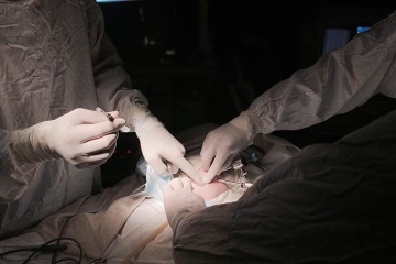 У львівському «Охматдиті» 8-місячній дитині вперше видалили легеню через невеликий розріз