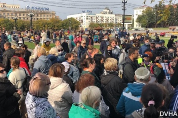 У Хабаровську люди знову вийшли на площі - після силового розгону напередодні
