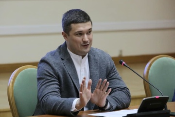 Минцифры разрабатывает проект, который запретит госорганам требовать бумажные документы