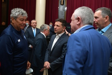 Zelensky se reúne con veteranos del Dynamo Kyiv 