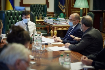 Зеленському представили результати першої фази тестувань української COVID-вакцини