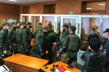 Семь обвиняемых вскрыли себе вены прямо в зале суда Одессы