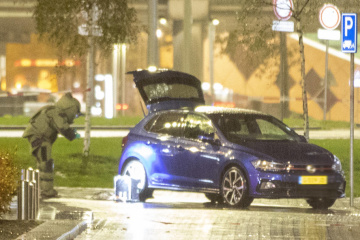 Поблизу аеропорту Амстердама виявили автомобіль з вибухівкою