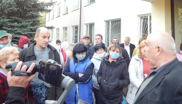 Працівники Менського сирзаводу на Чернігівщині страйкують через невиплату зарплати