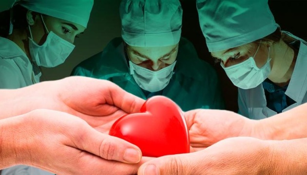 Полтавські хірурги провели унікальну операцію на серці під час блекауту