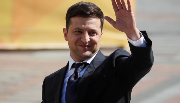 Ukrainian president arrives in Britain