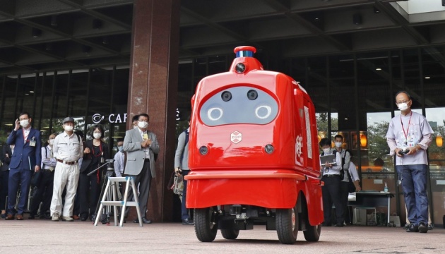 В Японії пошту доставлятиме робот, аби люди не заразилися коронавірусом