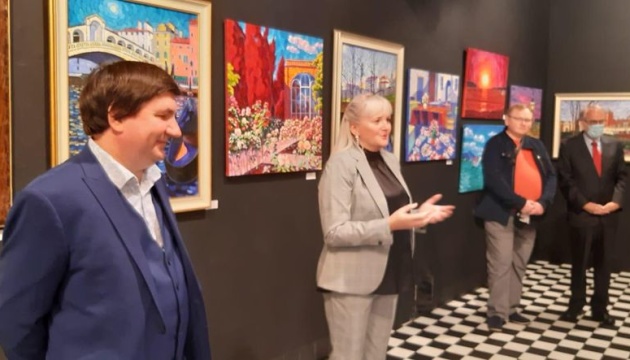 У Таллінні відкрили виставку українських художників Добровольських