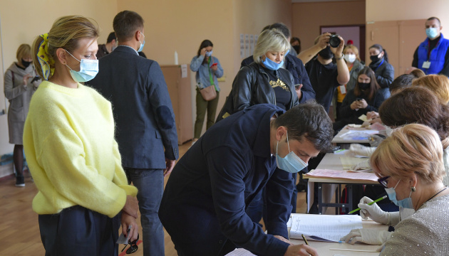 President, First Lady vote in local elections 