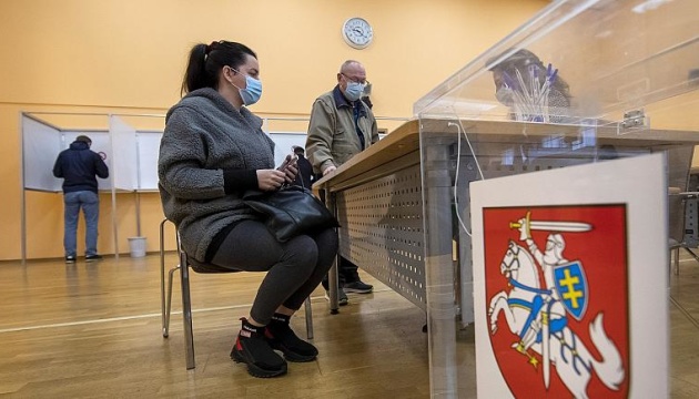 У Литві проходить другий тур парламентських виборів