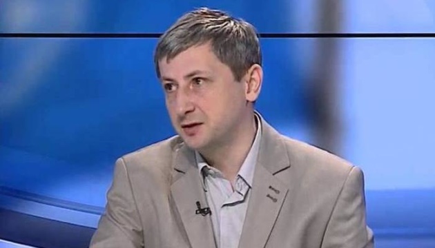 Заміна міністра оборони не вплине на допомогу Заходу Україні - експерт