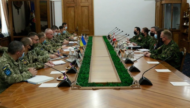 Khomchak se reúne con socios canadienses para discutir la reforma de las Fuerzas Armadas de Ucrania
