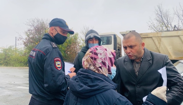 У Криму матір політв'язня відвезли до лікарні після спілкування з російськими силовиками