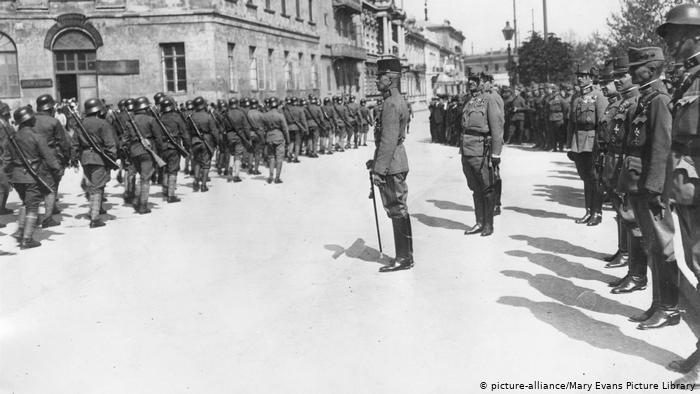 Австрійський генерал фон Бем-Ермолі інспектує війська в Одесі, червень 1918