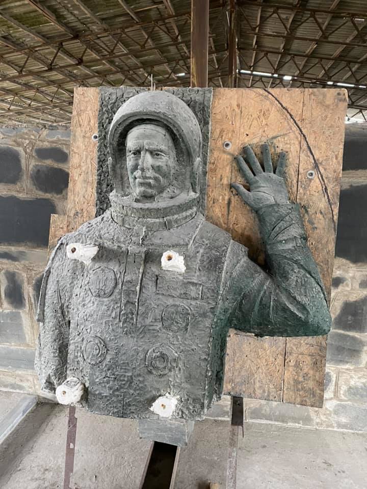 Пам’ятник космонавту Леоніду Каденюку створили на Житомирщині 