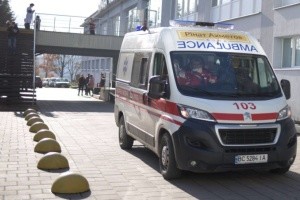 Львов эпидемический. Медики «скорой» разворачивают центр для больных COVID