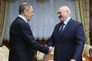 Лавров у Мінську: ритуальні танці Хижака і Чужого