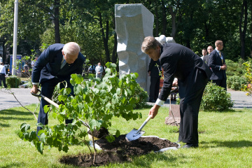 Джо Байден и «старая гвардия» украинской политики. Фотоальбом