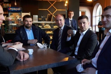 Кава у Хмельницькому: КСУ взявся за справу щодо штрафу Зеленському