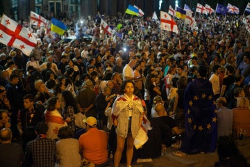 Zelensky agradece a todos los que sostienen la bandera ucraniana en las plazas de Georgia
