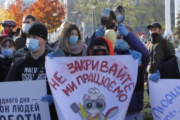 Les Ukrainiens manifestent contre de nouvelles restrictions anti-coronavirus