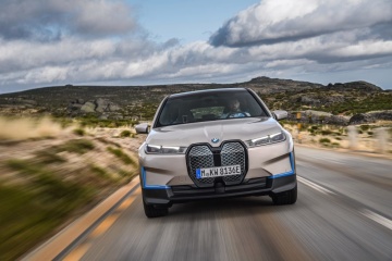 BMW представила электрокар с двумя двигателями