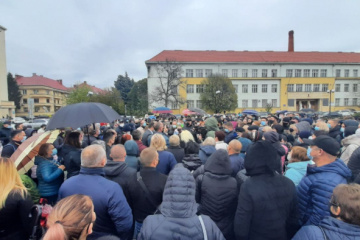 Закарпатська ОДА: через «електоральні загравання» влади Ужгорода у місті шириться COVID-19