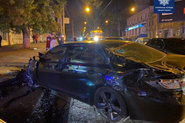 В Одесі швидка потрапила в ДТП і перекинулася