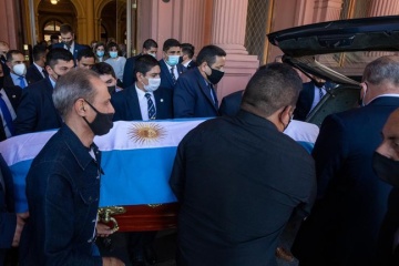 Аргентинський суд заборонив кремацію Марадони