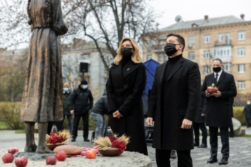 Президент закликає запалити у своїх вікнах свічку пам’яті