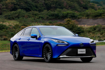 Toyota представила «зелений» седан на водні