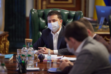 Зеленский поручил предупреждать об увольнении глав реорганизованных РГА