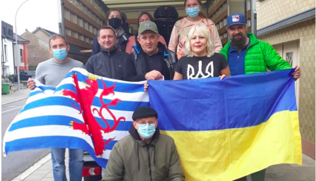 Українці Люксембургу передали медичну допомогу сиротам і військовим в Україні