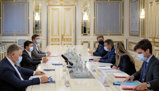 Selenskyj trifft sich mit IKRK-Präsidenten vor seiner Abreise nach Donbass 