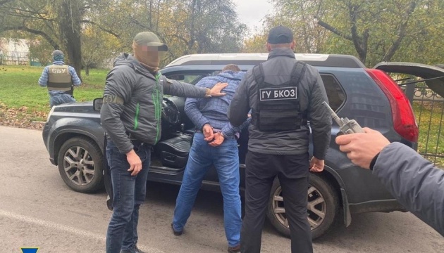 СБУ взяла на хабарі у $10 тисяч голову Чернігівської РДА