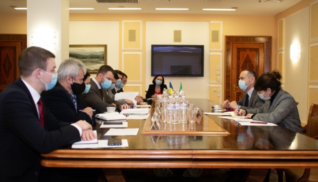 Krykliy anuncia una posible cooperación con Italia en el desarrollo del ferrocarril de alta velocidad 
