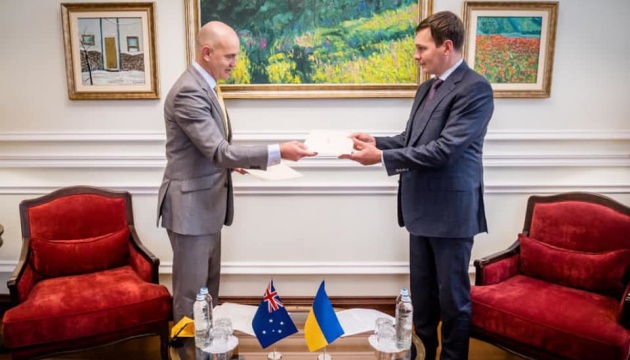 New Australian ambassador presents copies of credentials to Ukraine's deputy foreign minister