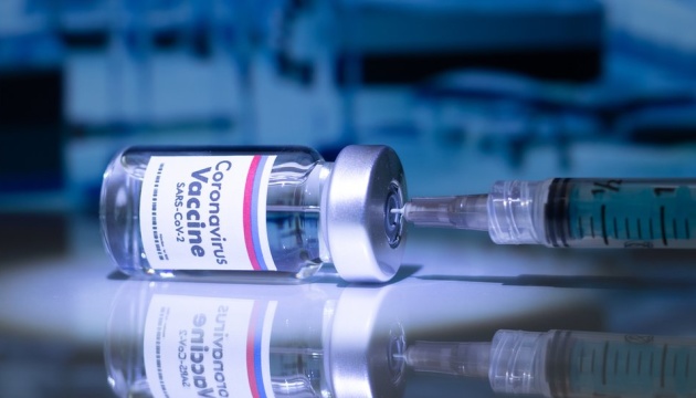 Україна хоче викупити надлишки COVID-вакцин у держав ЄС