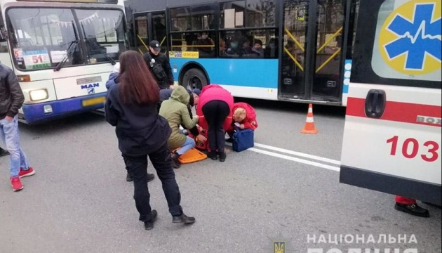 У Хмельницькому автобус збив двох дітей на переході
