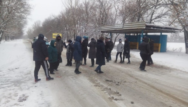 Мешканці селища на Харківщині перекривали дорогу - вимагали дати опалення