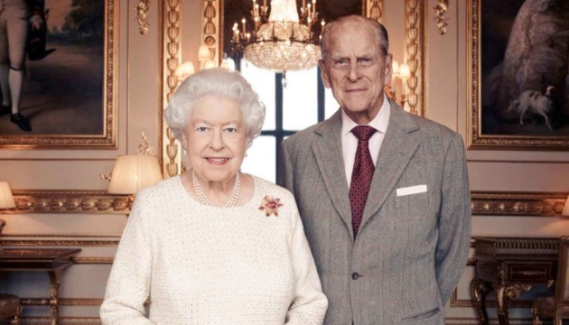 Королева Єлизавета II і принц Філіп святкують 73-ю річницю весілля