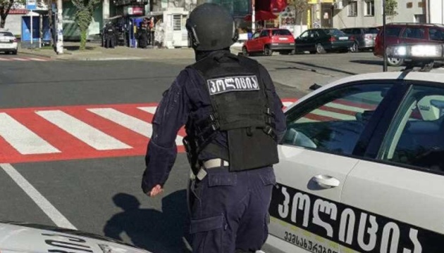 Заручників у Тбілісі звільнили, злочинця затримали