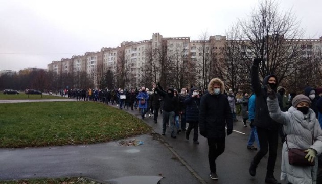 Автозаки та закрите метро: режим Лукашенка готується до «Маршу проти фашизму»