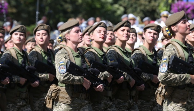 В українській армії служать 58 тисяч жінок