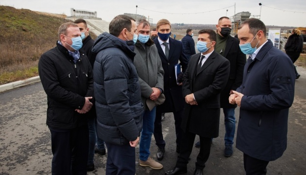 Президент ознайомився з об’єктами «Великого будівництва» на Дніпропетровщині