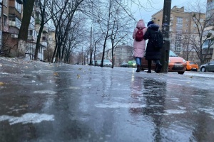 Во вторник Украину припорошит снегом, местами гололедица